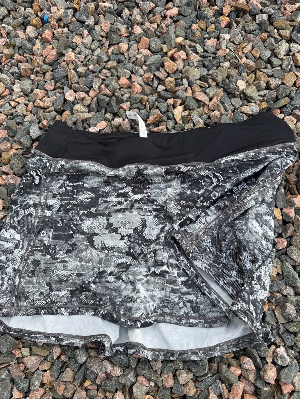 lululemon athletica Black & Gray Printed Athletic Skort